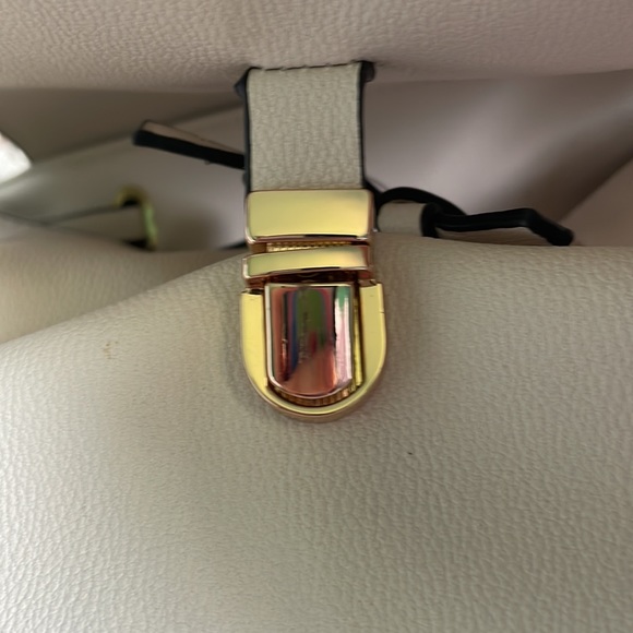 Leather backpack - Picture 7 of 7